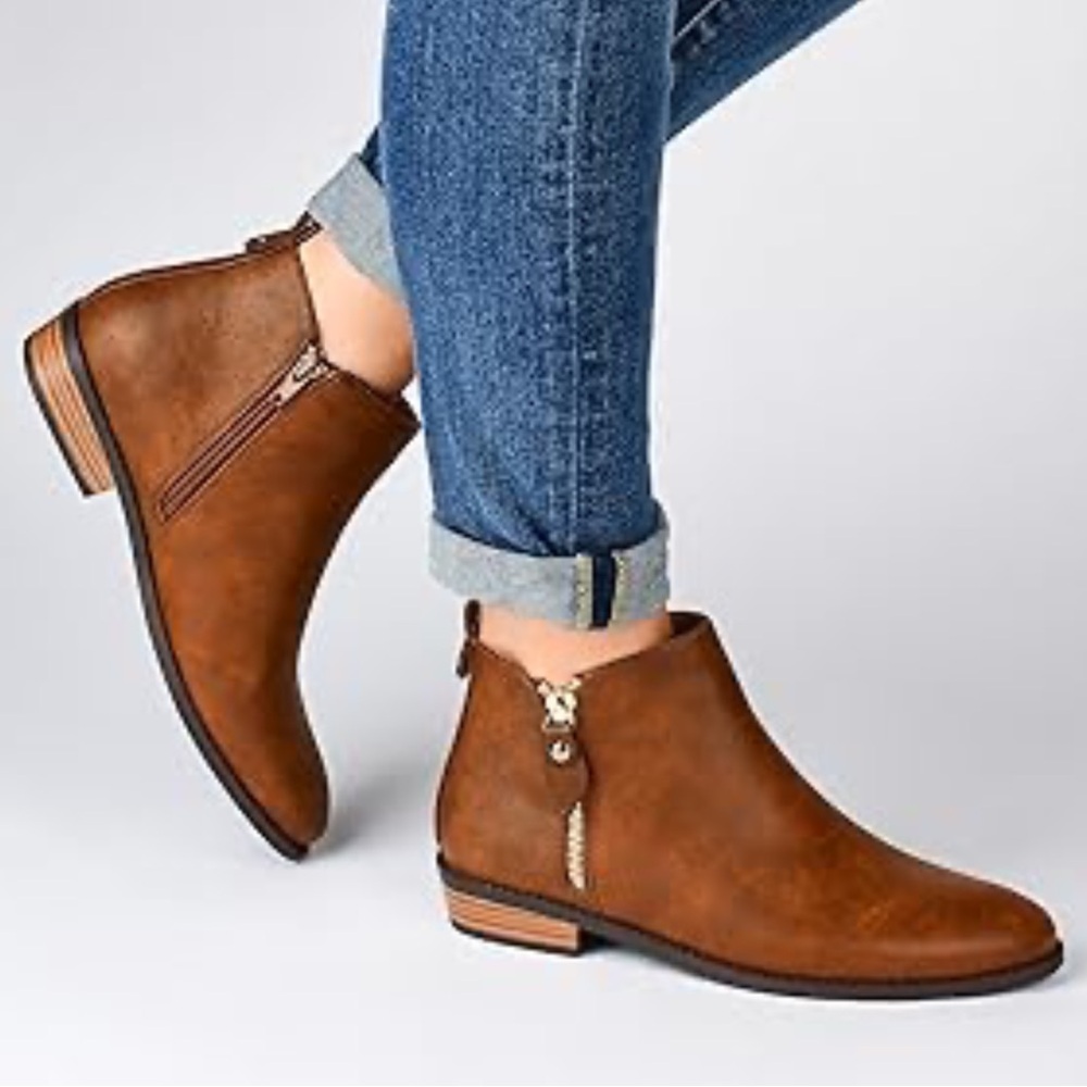 Journee Chelsea leather Burgundy Ankle Boots size 7